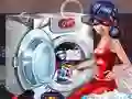 Igra LadyBug Washing Costumes online