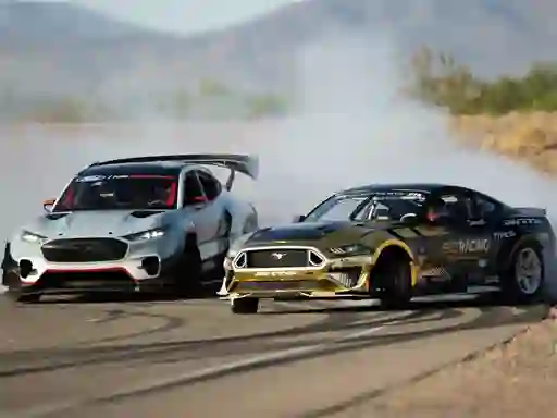 Igra Drifting Mustang Car Puzzle online