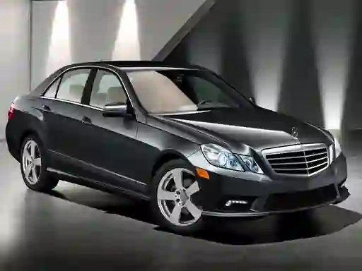 Igra E-Class Sedan Puzz online