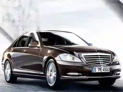 Igra Luxury Sedan Suzzle online