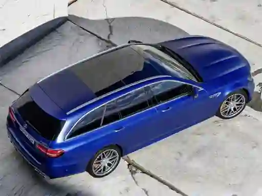 Igra Mercedes Benz E63 Amg Estate Slide online