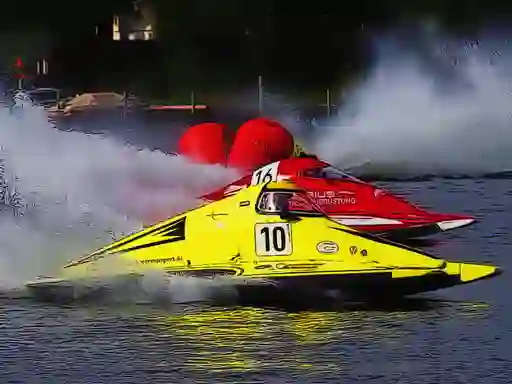 Igra Motor Racing Boat online