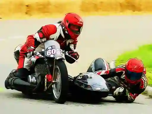 Igra Sidecar Racing Puzzle online