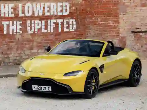 Igra Aston Martin Vantage Roadster online